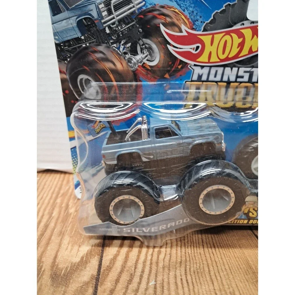 Hot Wheels Monster Trucks Silverado vs Raptor F150 Demolition Doubles,Ford Chevy